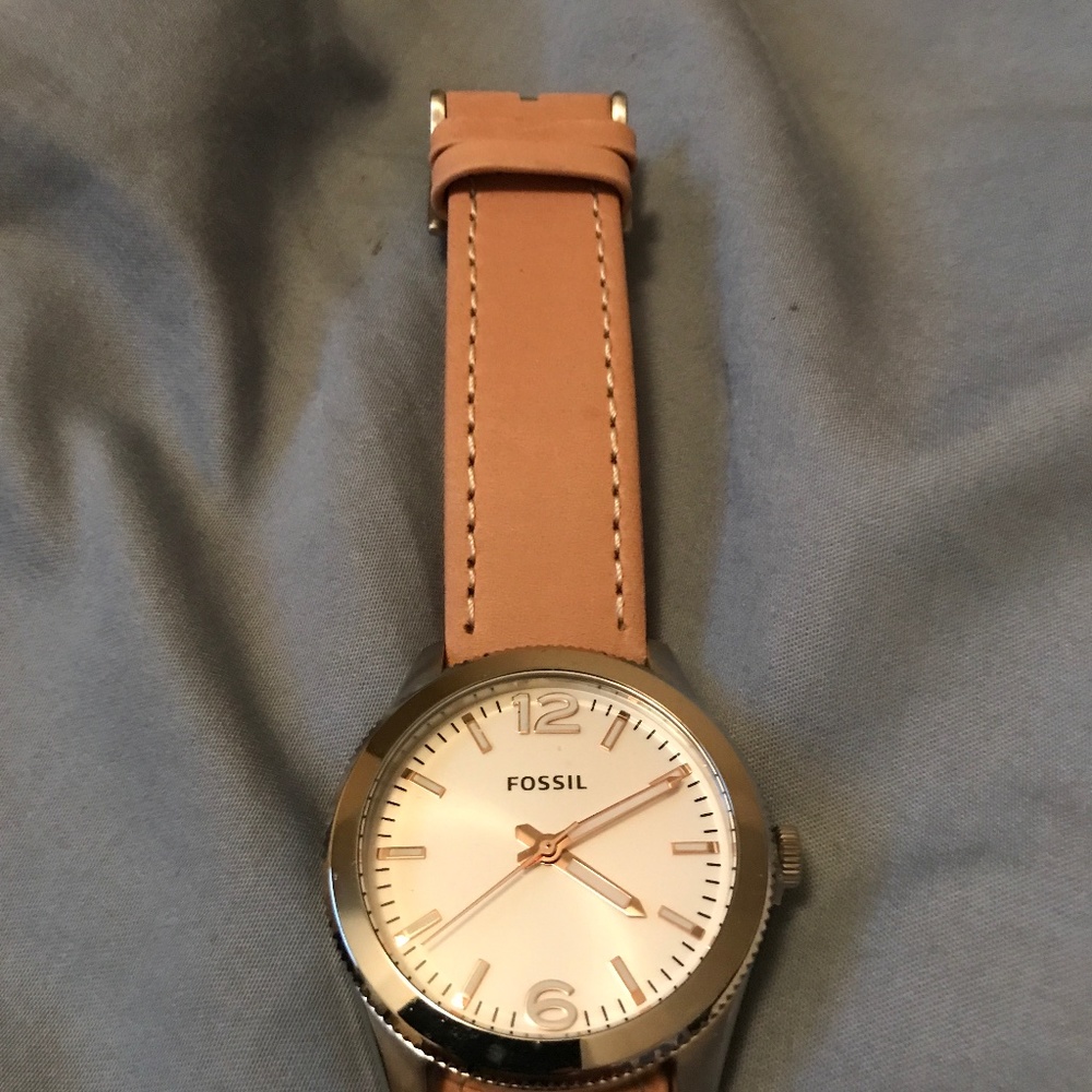 Fossil watch pink